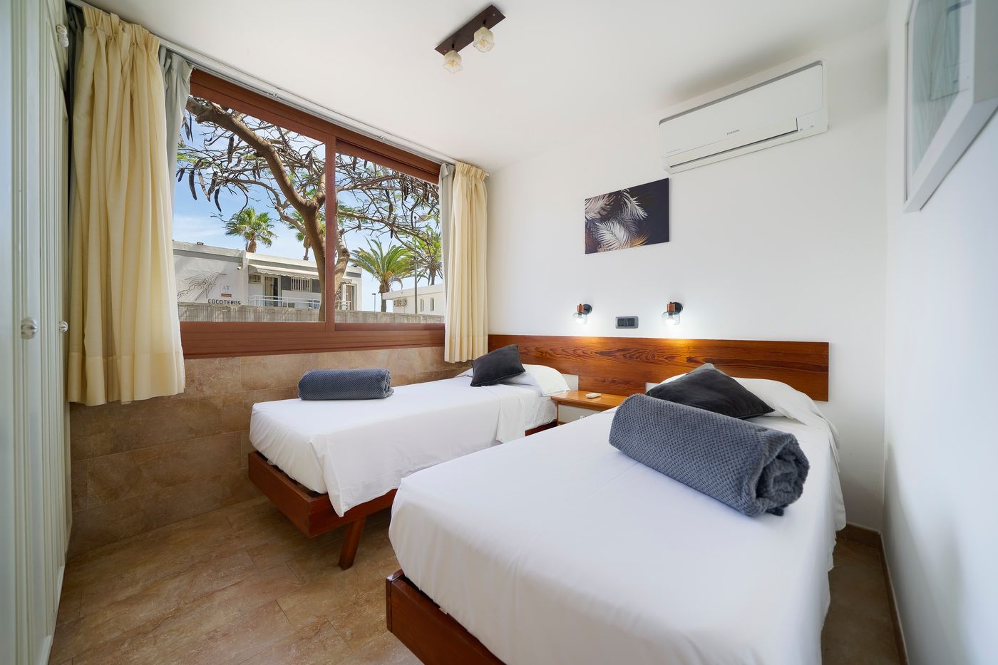 Apartamentos-Cocoteros-Room-13