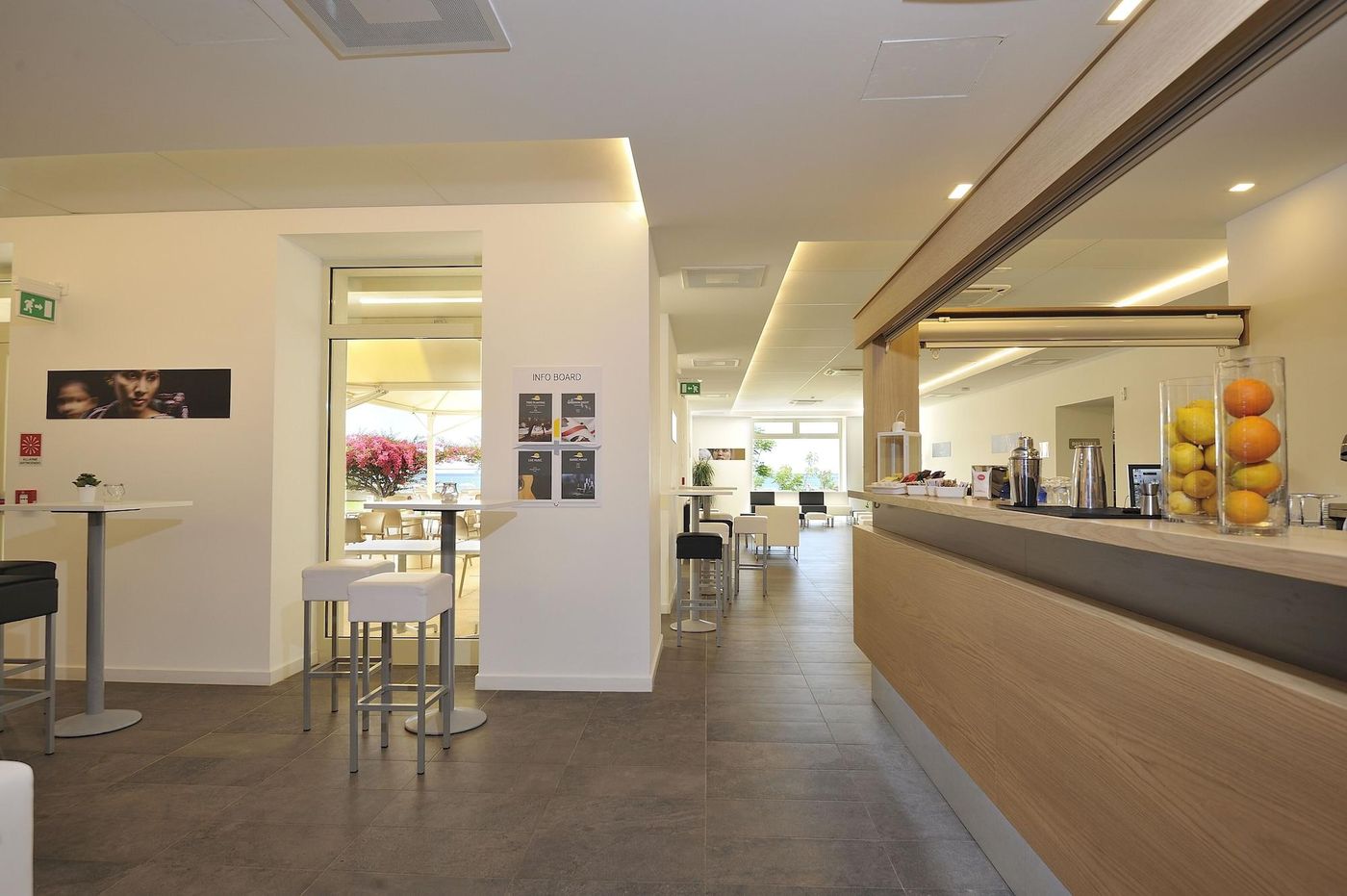 Hotel-Club-Torre-Salinas---Adults-Only-Lobby-29