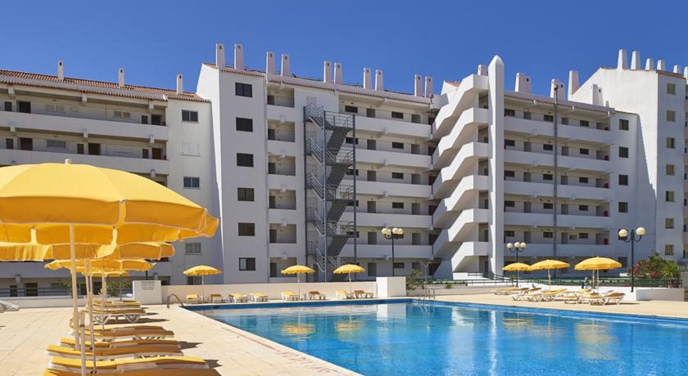 Cheerfulway-Minichoro-Apartamentos-Pool-2