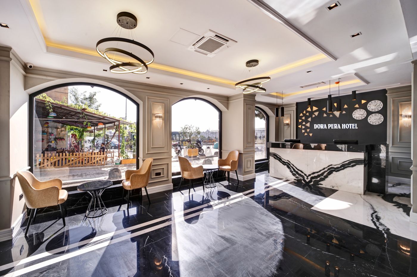 Dora-Pera-Hotel-Lobby-2