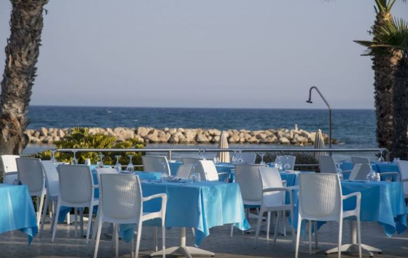 Palm-Beach-Hotel---Bungalows-Restaurant-44