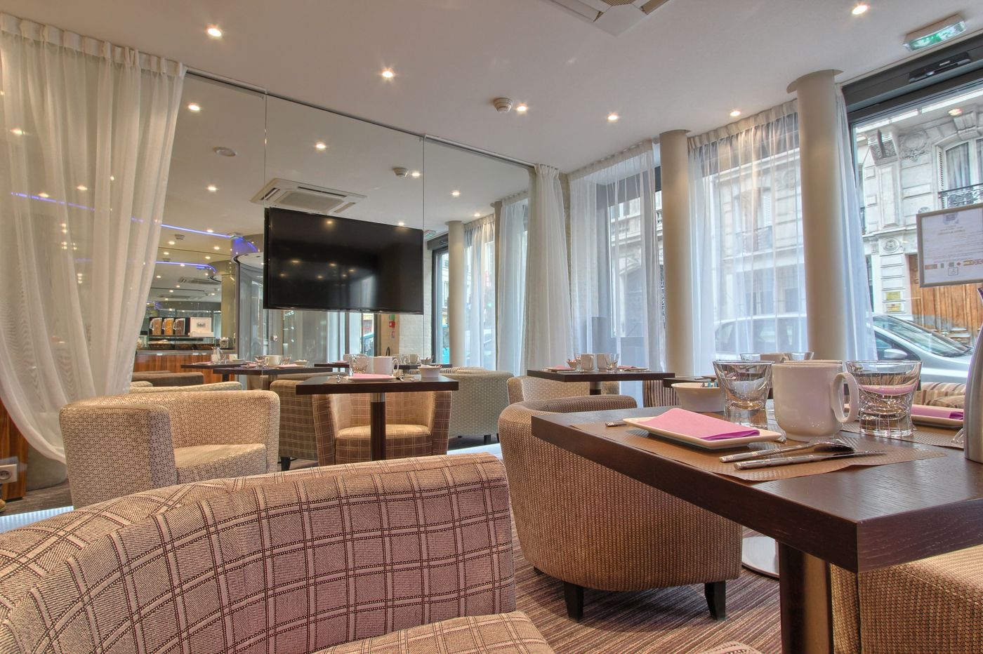 Chamar-Hotel-Lobby-4