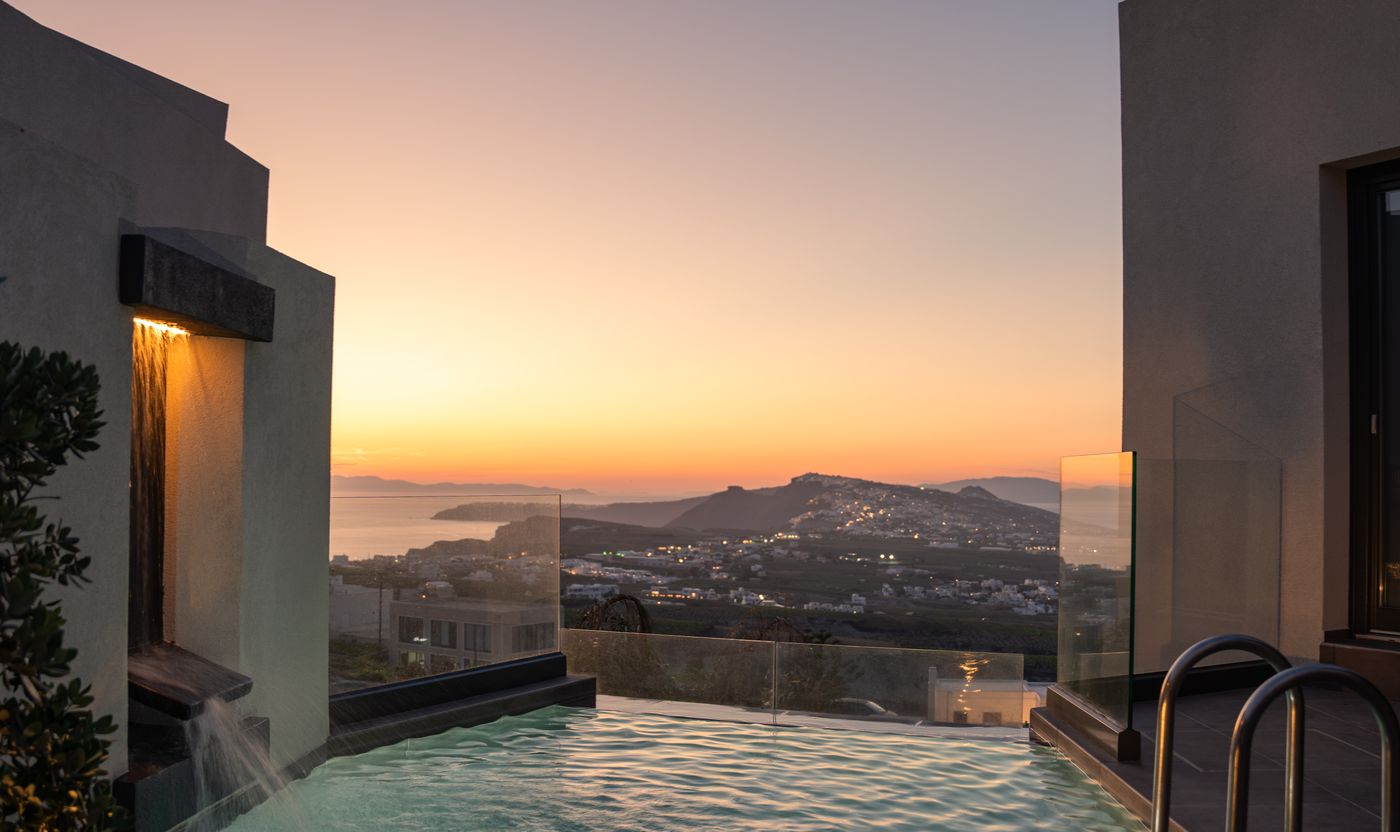 Apikia-Santorini-Room-96