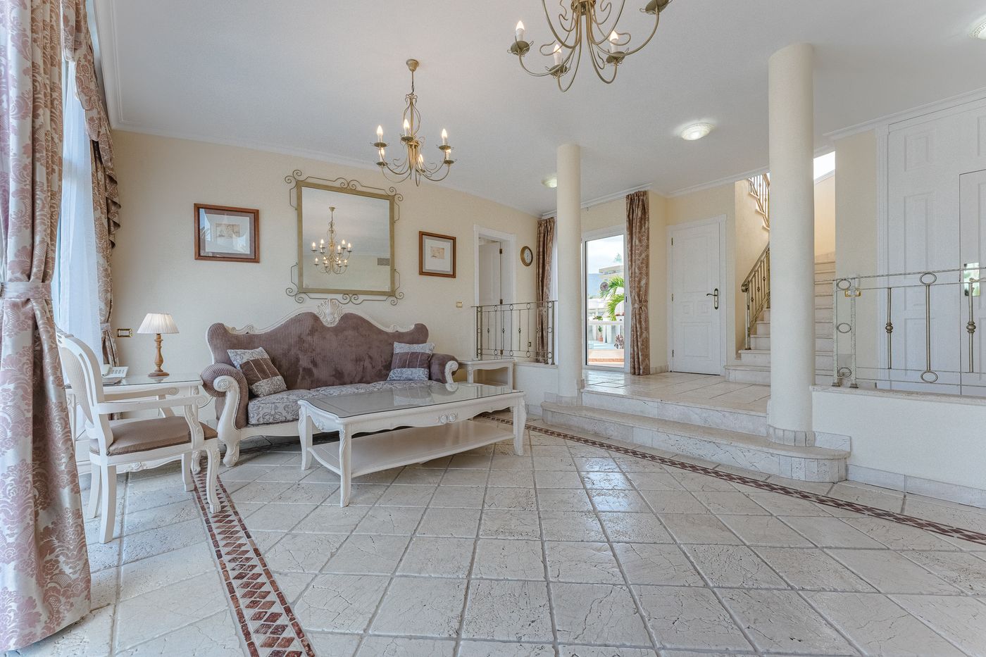 Flamingo-Suites-Room-81