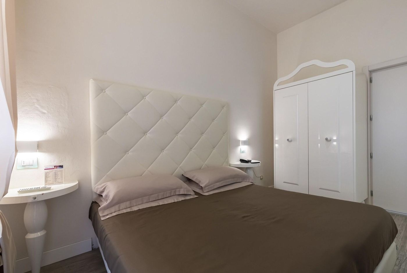 Columbia-Charming-Spa-Room-47