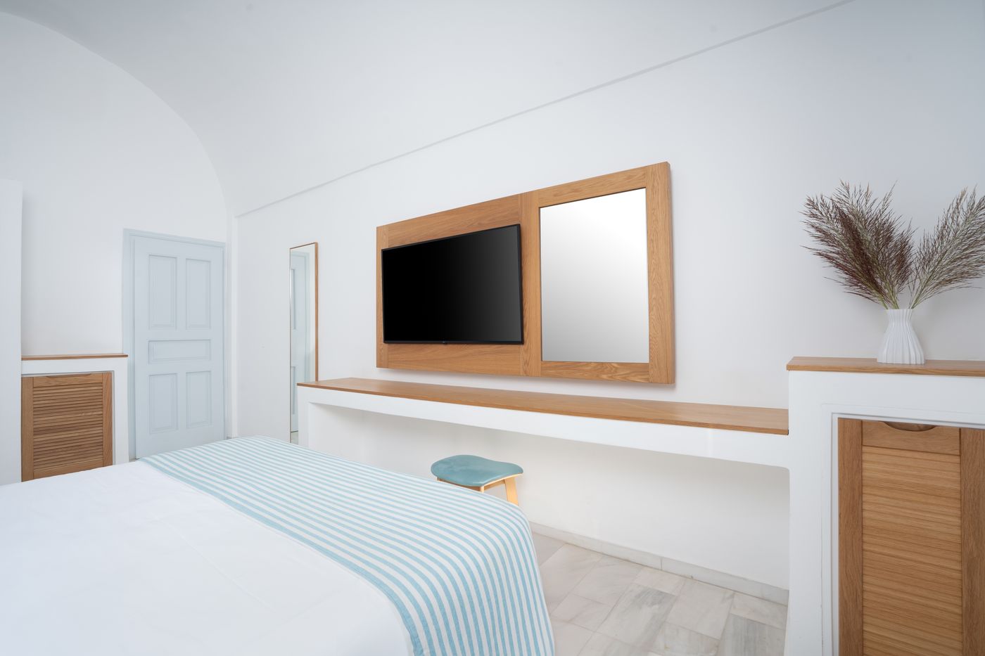 Santorini-Kastelli-Resort-Room-34