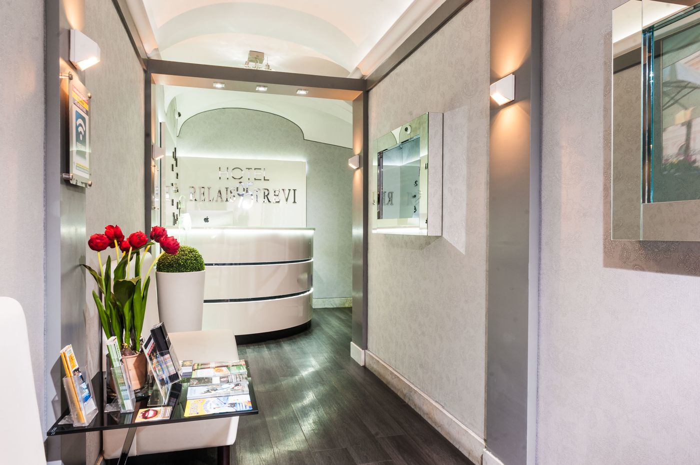 Relais-Trevi-95-Boutique-Hotel-Lobby-48