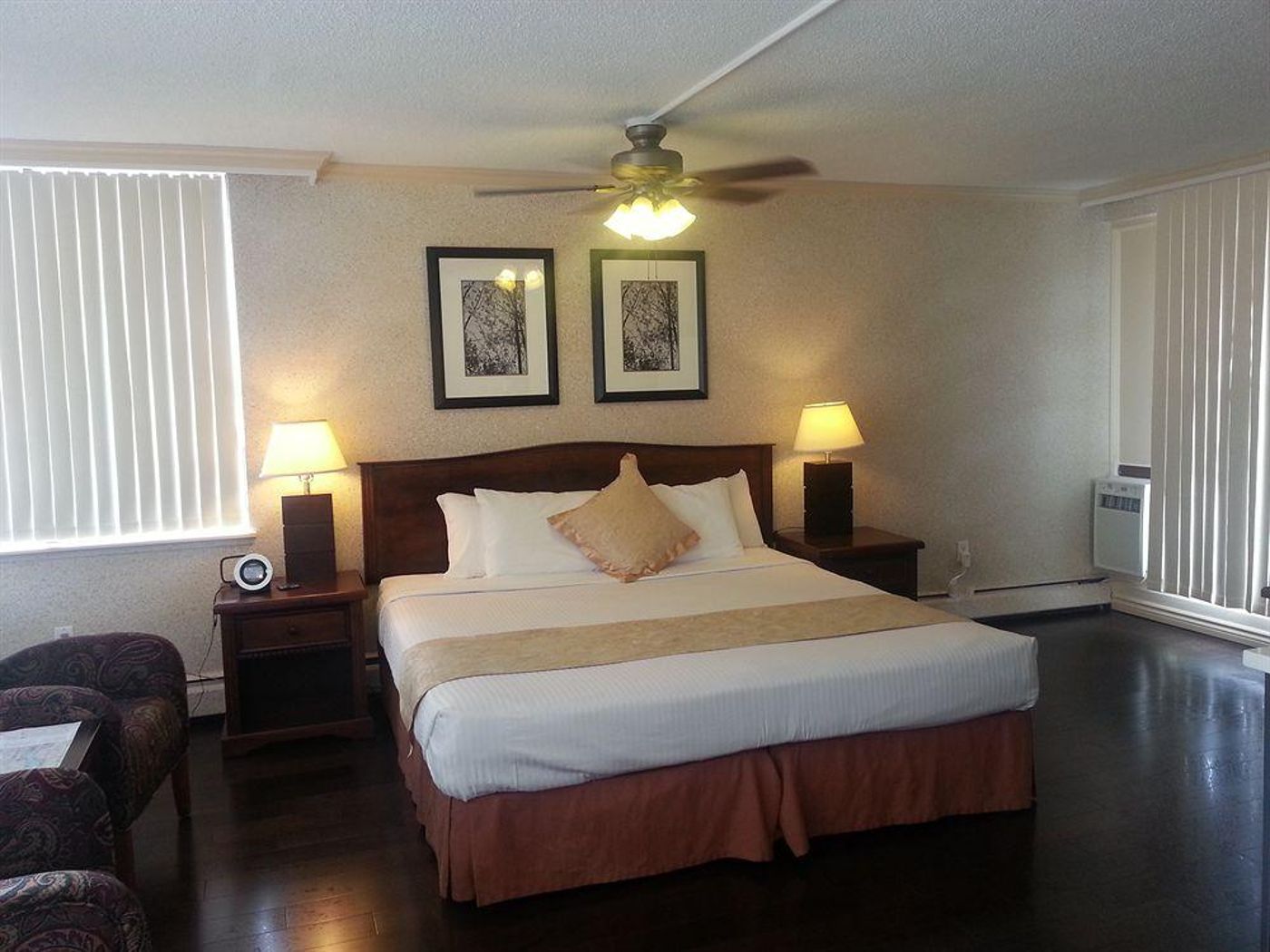 Divya-Sutra-Suites-on-Robson-Downtown-General-view-24