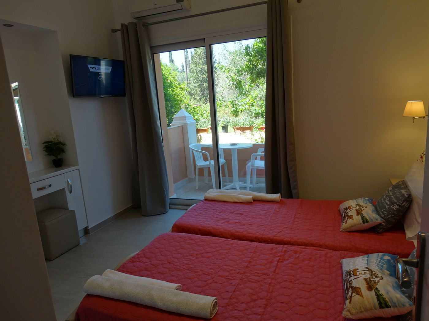 Makis-Apartments-Room-32