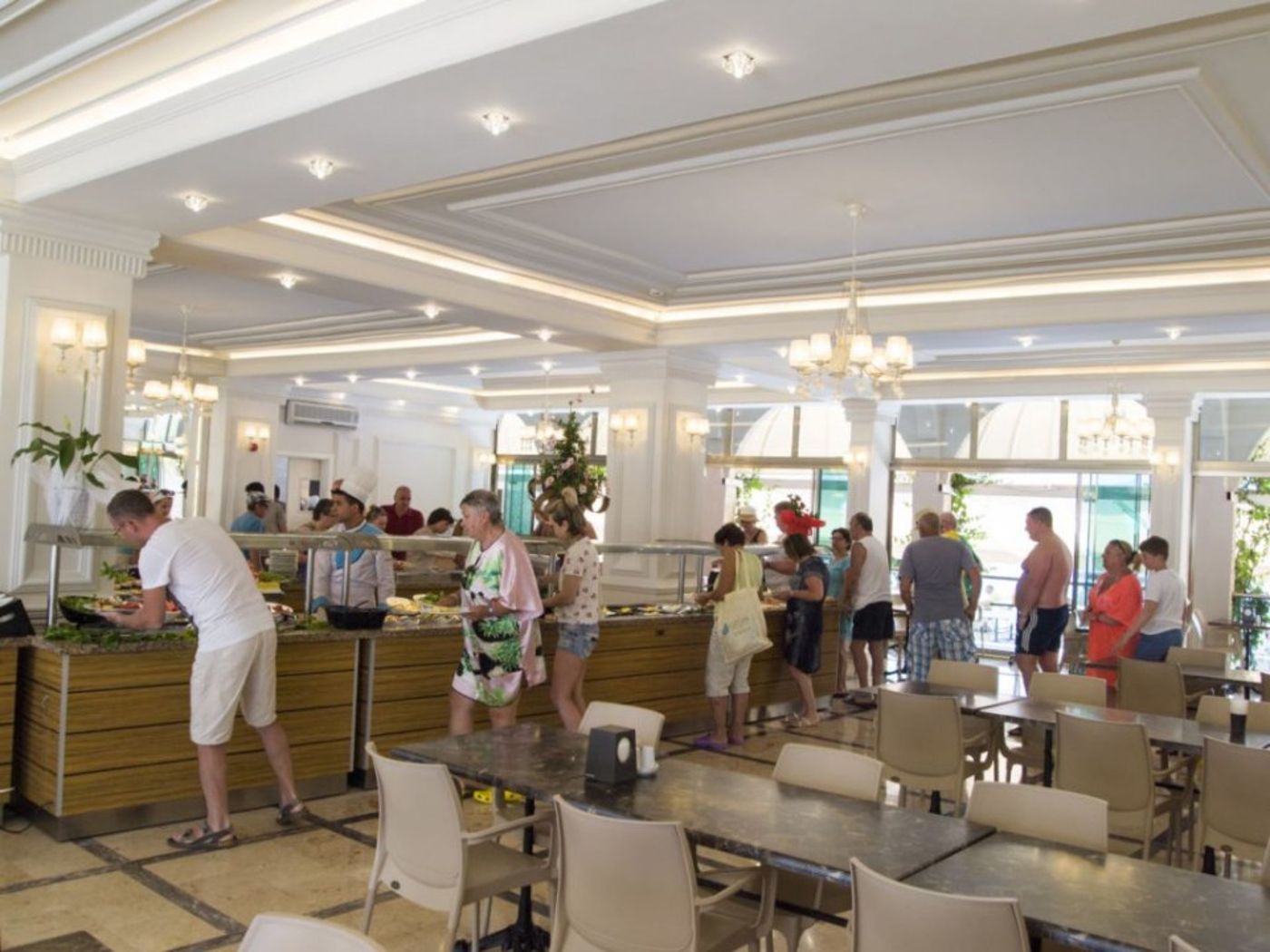 Oz-Can-Hotel---Family-Suites-Restaurant-25