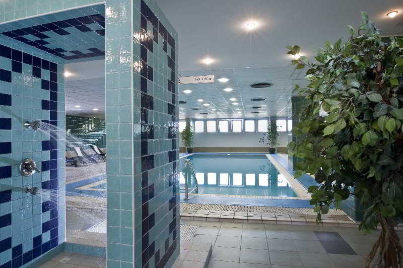 Danubius-Hotel-Arena-Pool-58