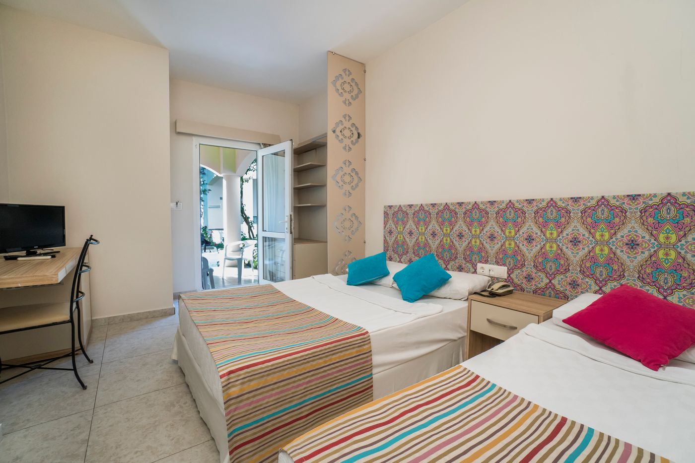 Paloma-Family-Club-Room-26