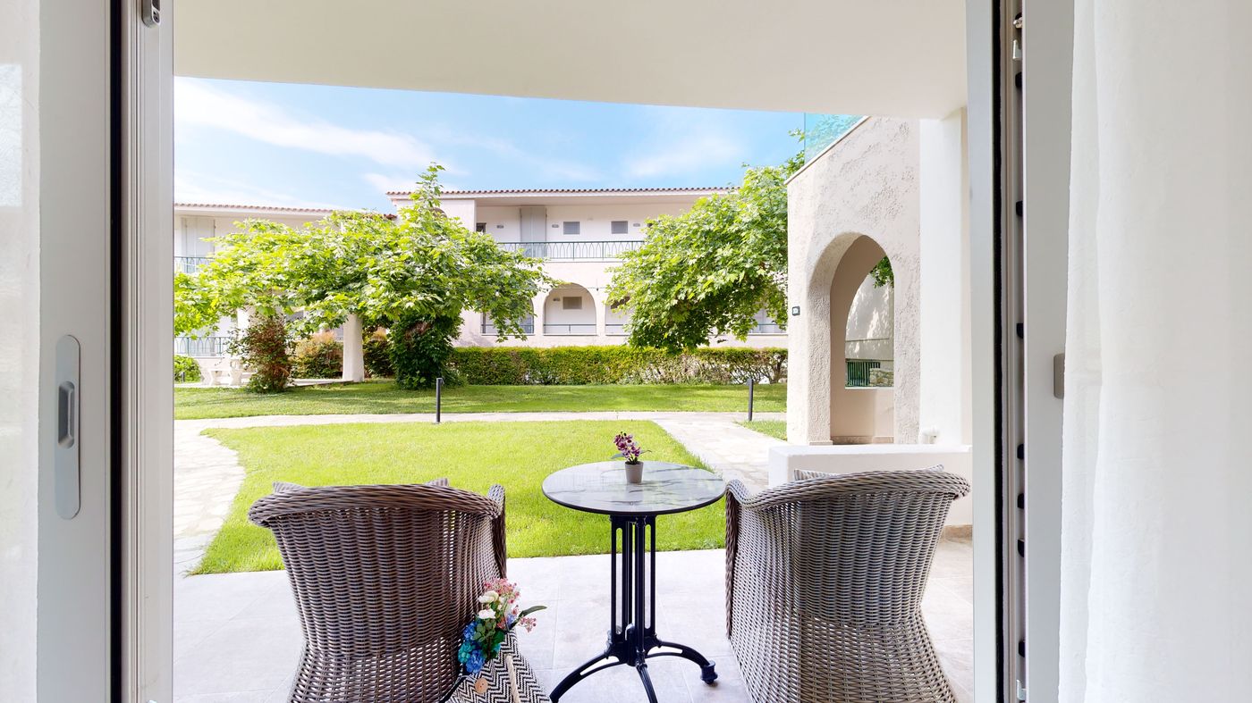 Athena-Pallas--Room-14