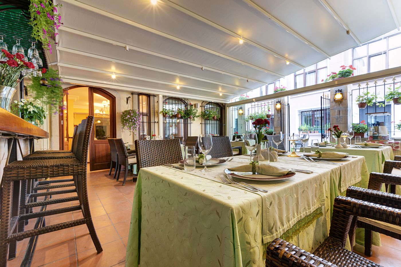 Arena-Hotel-Restaurant-2