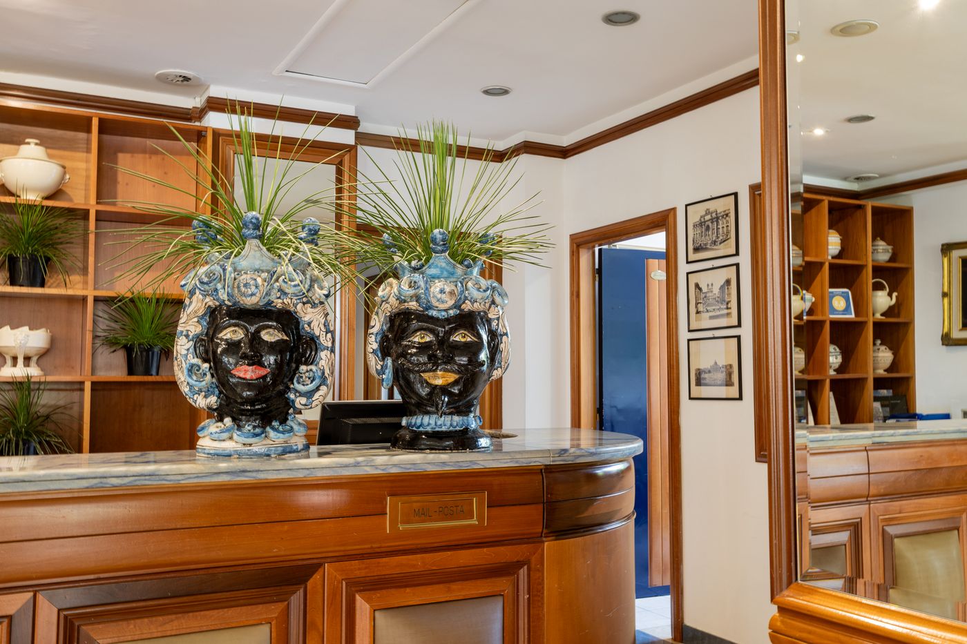 Grand-Hotel-Tiberio-Lobby-25