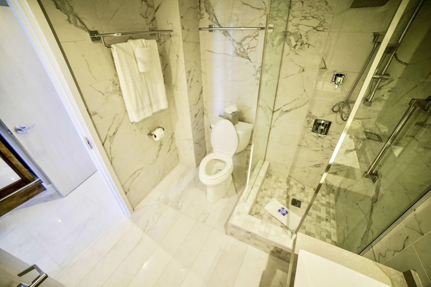 The-Abidah-by-Accra---Adults-Only--18---Room-18