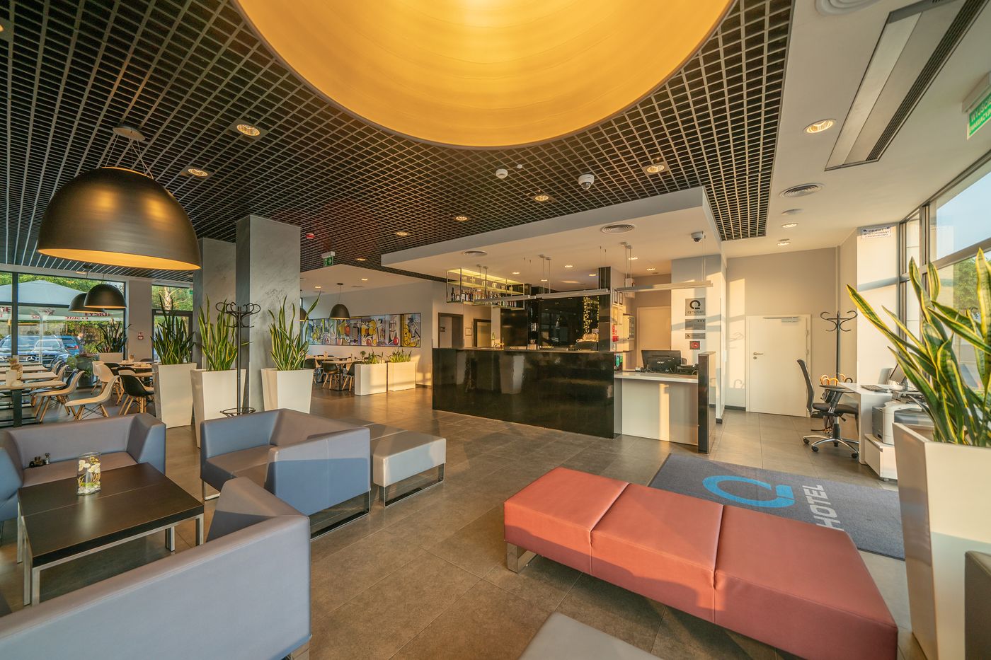 Q-Hotel-Krakow-Lobby-3