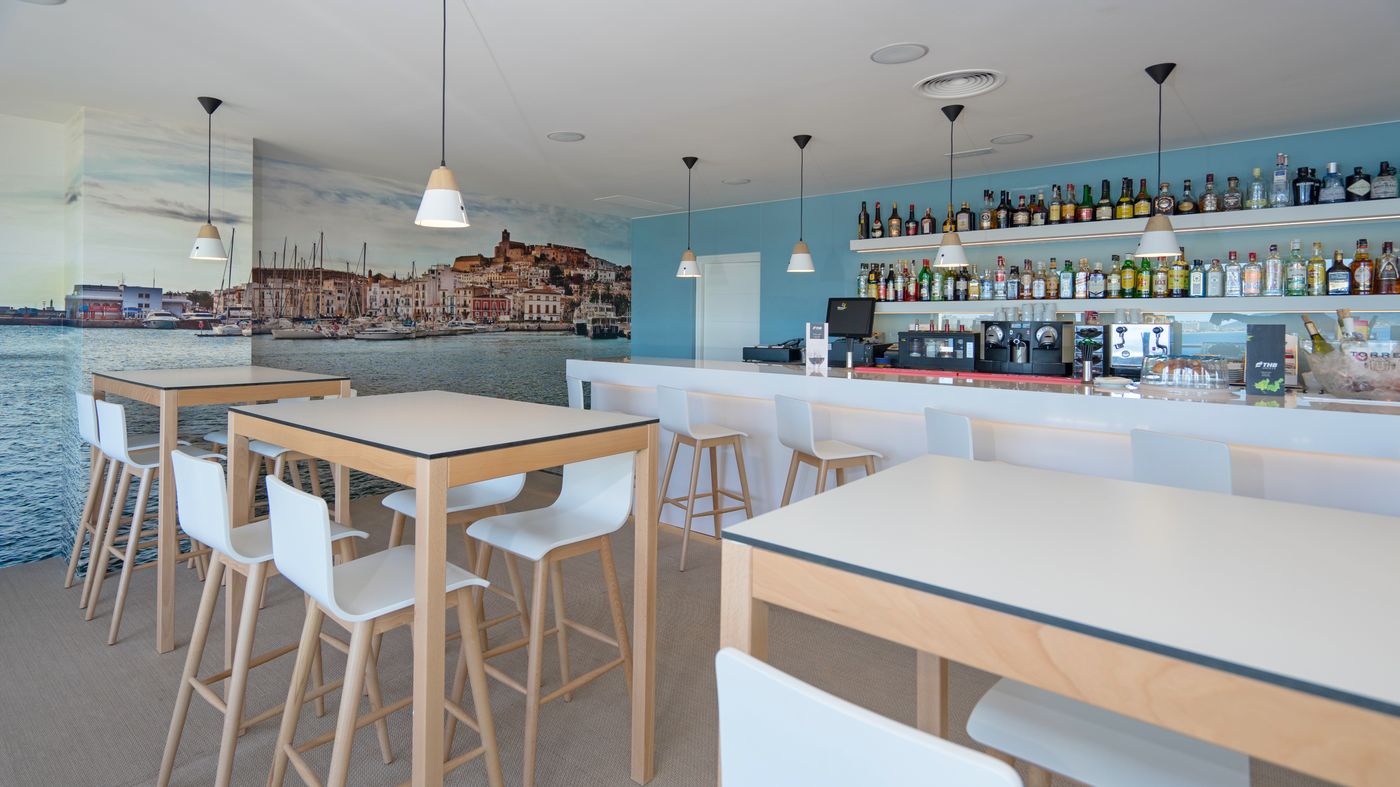 THB-Los-Molinos-Class-Bar-52