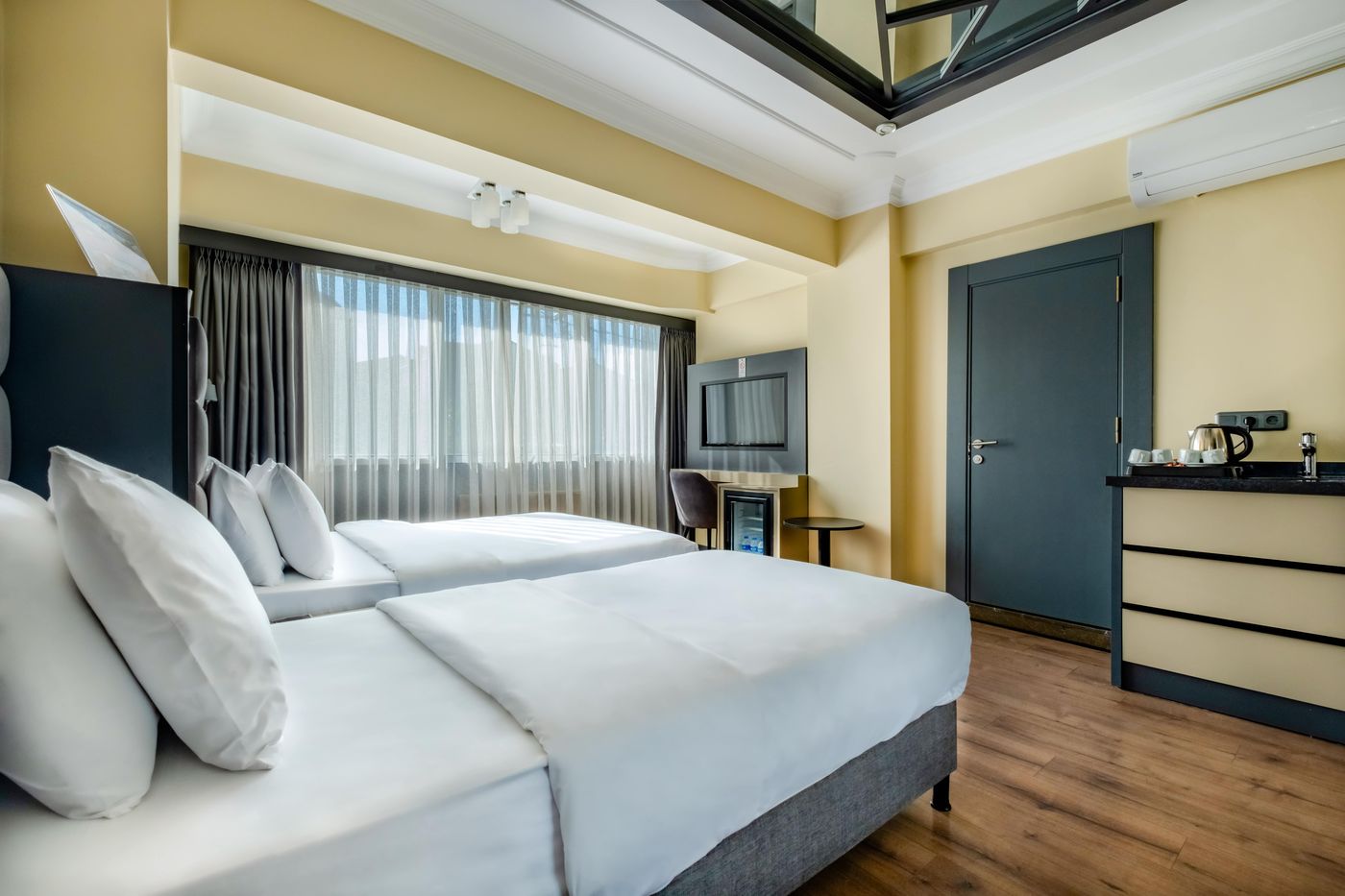 Frt-Airlines-Otel-Room-23