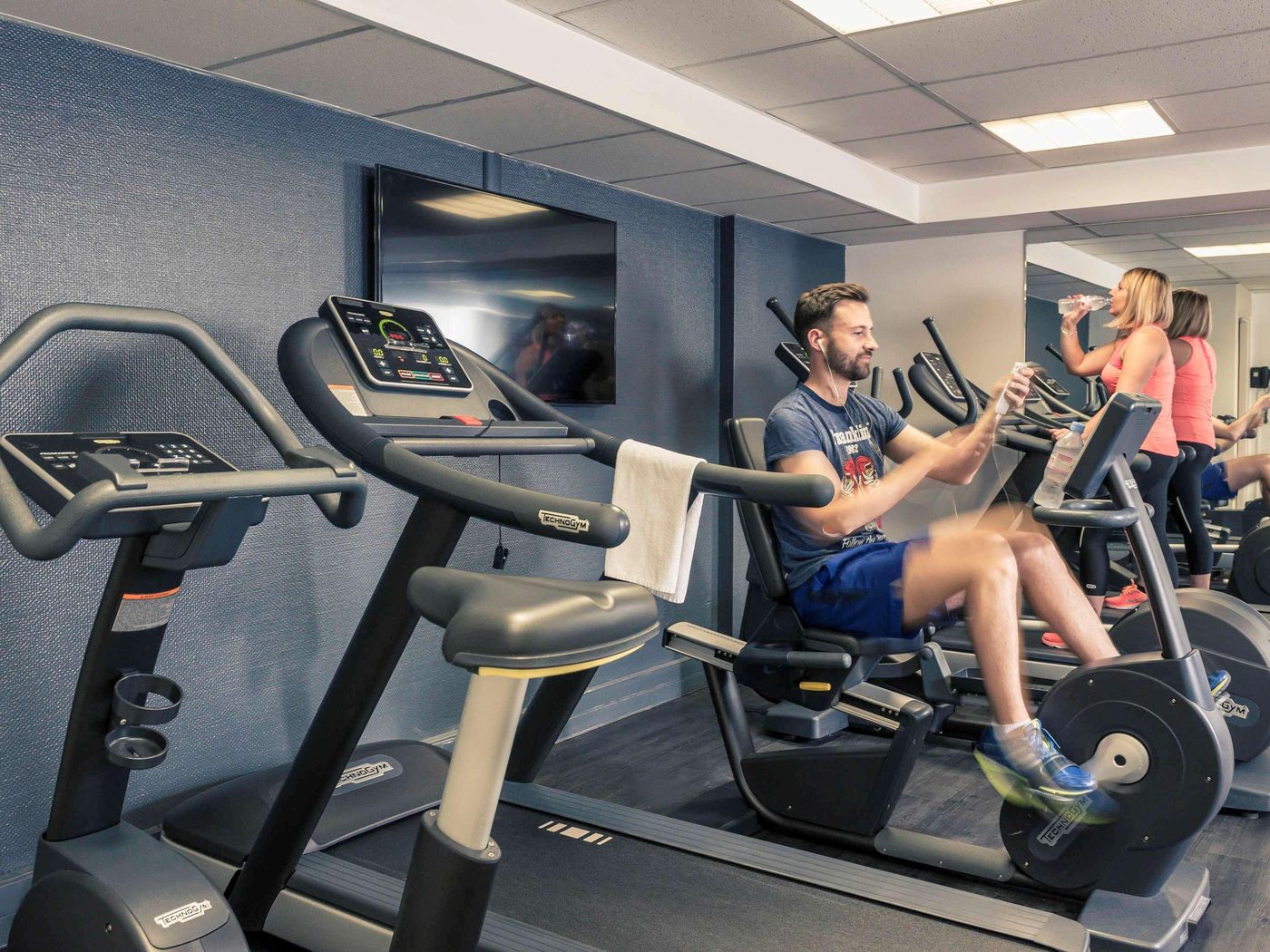 Hotel-Mercure-Paris-Porte-de-Pantin-Sports-and-Entertainment-63