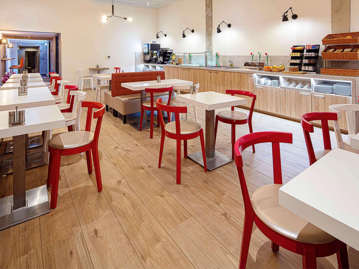 ibis-Styles-Amsterdam-Amstel-General-view-12