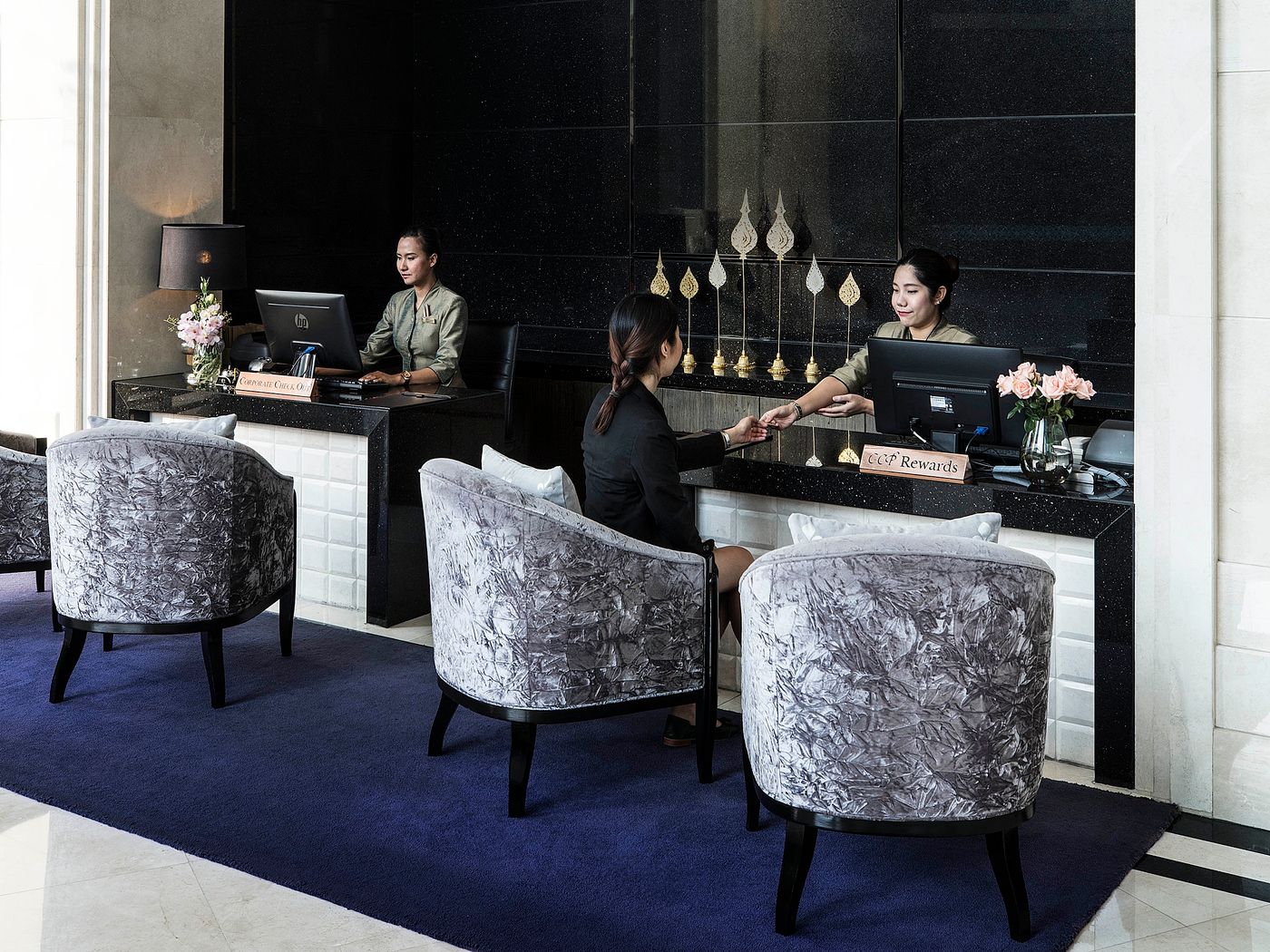 Grande-Centre-Point-Hotel-Terminal-21-Lobby-10