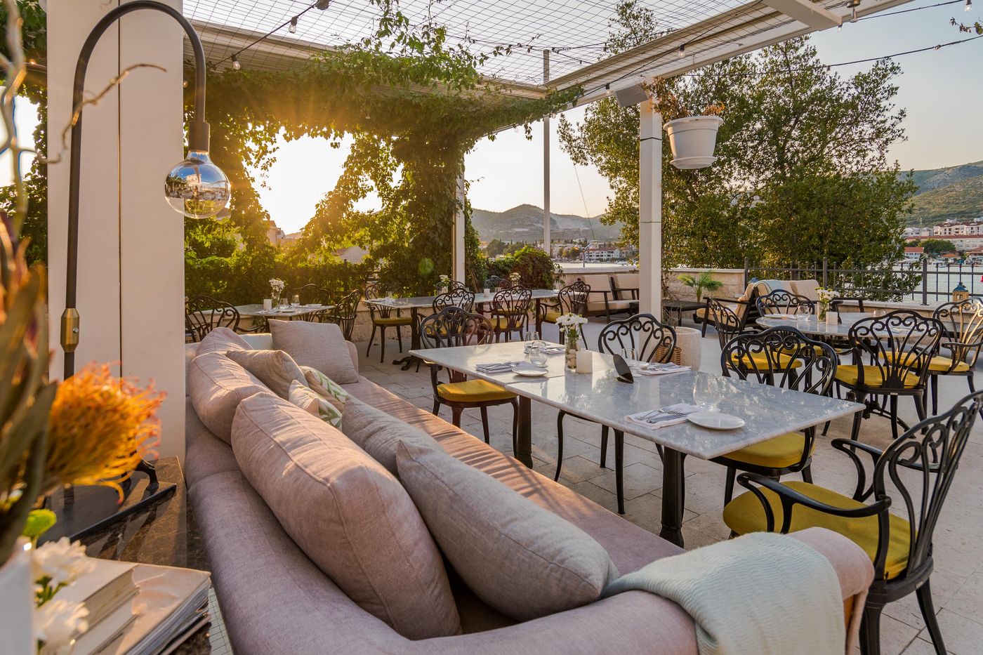 Brown-Beach-House-hotel---spa-Terrace-17