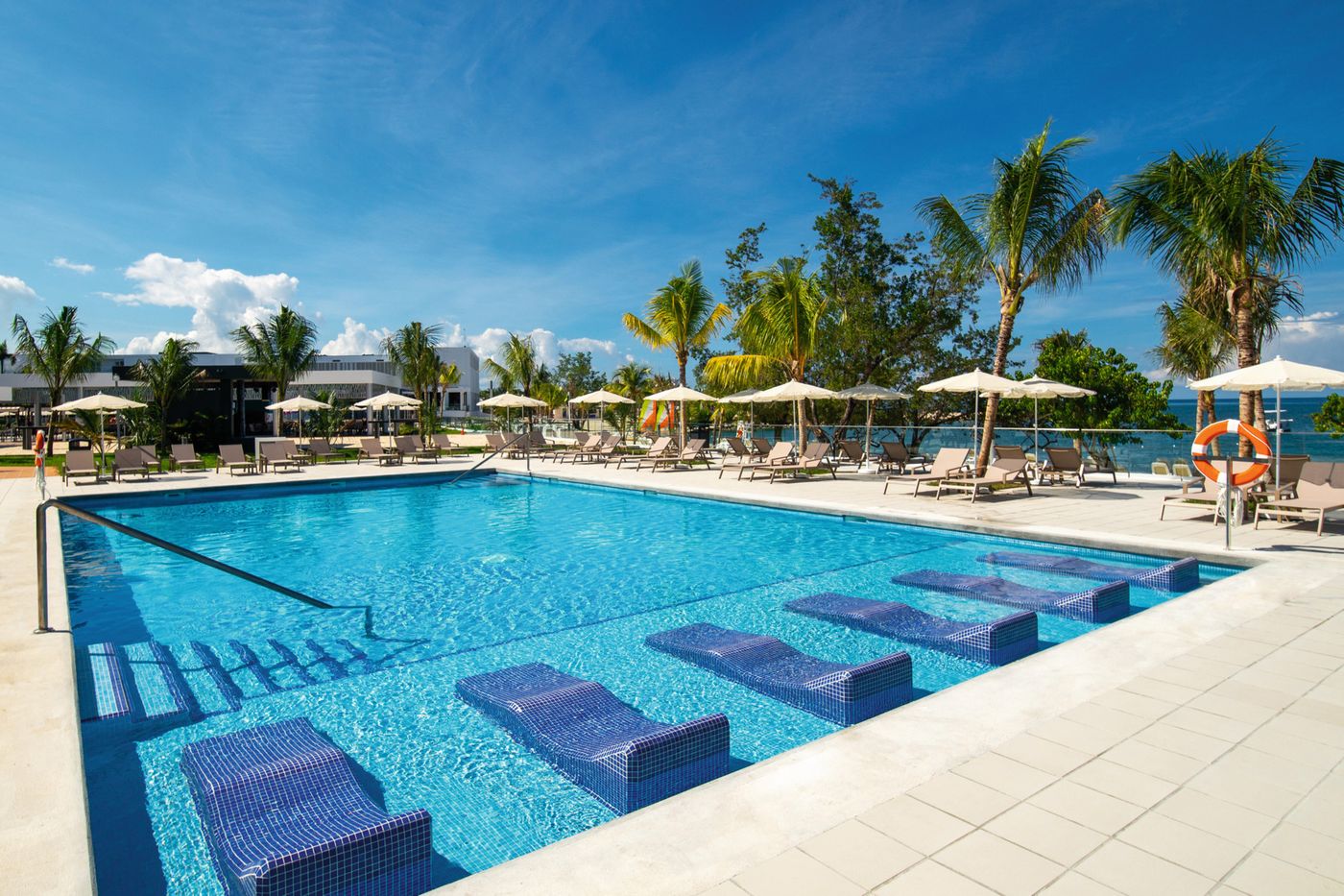 Riu-Montego-Bay-All-Inclusive-Pool-5
