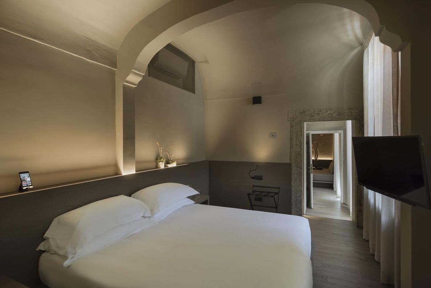 Dei-Barbieri-Room-12