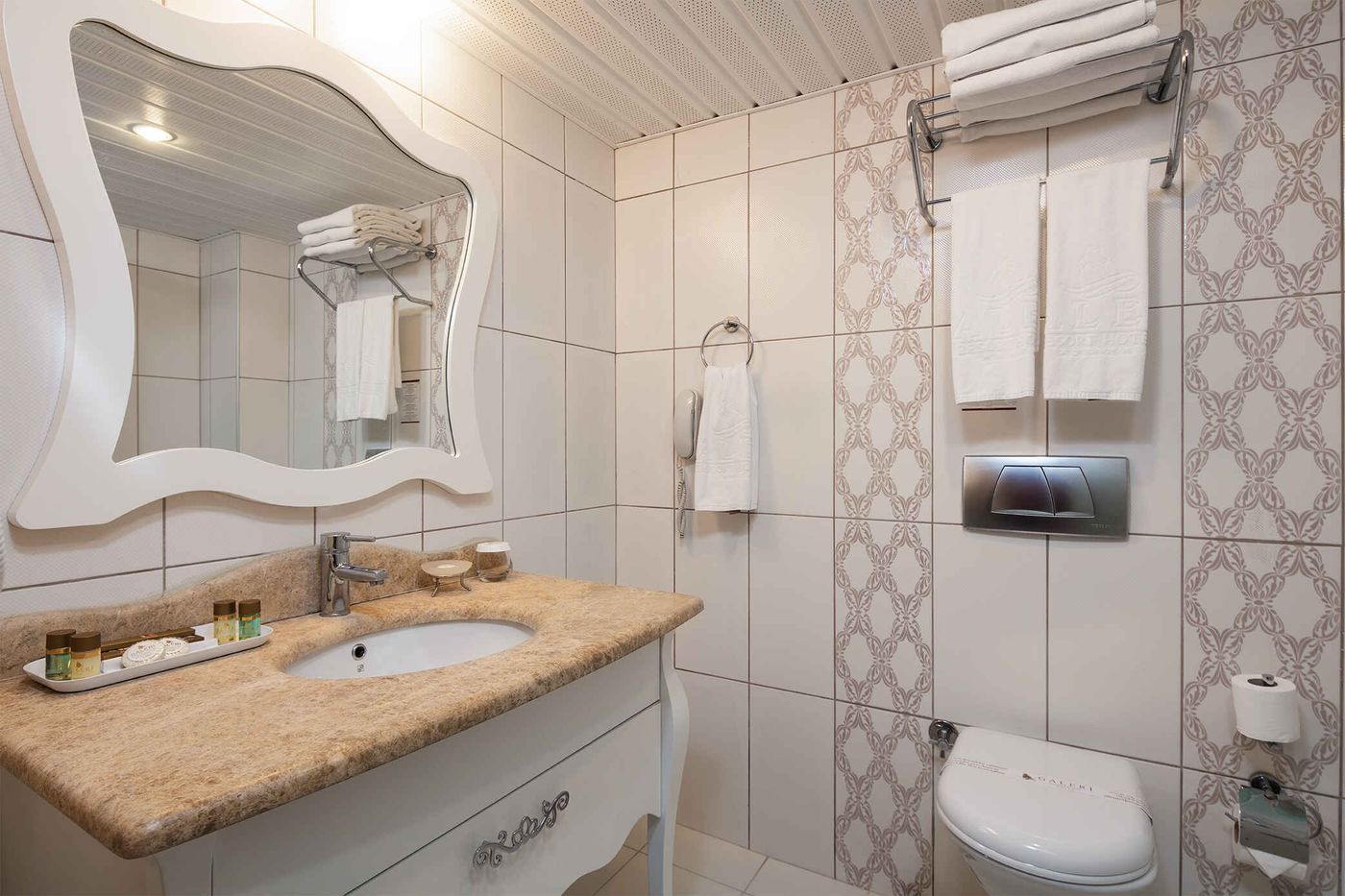 Galeri-Resort-Hotel-Room-26