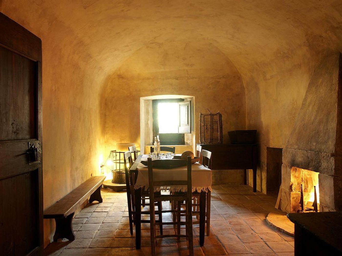 Sextantio-Albergo-Diffuso-Restaurant-6