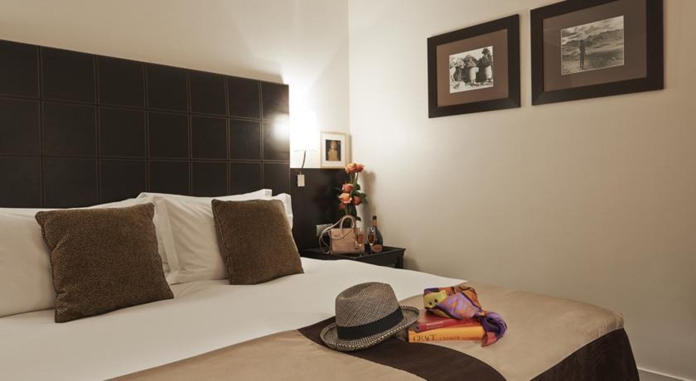 Plaza-Tour-Eiffel-Room-31