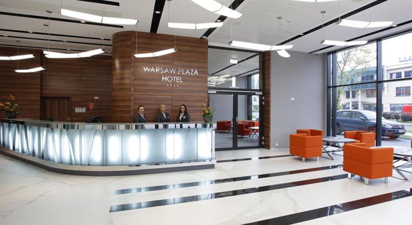 Warsaw-Plaza-Hotel-Lobby-4