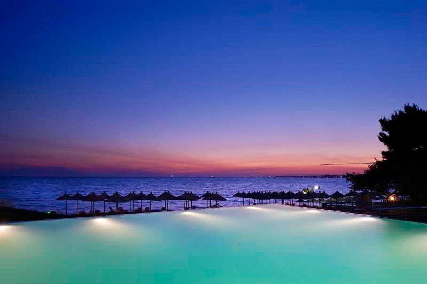 Istion-Club-Hotel-and-Spa-Pool-8