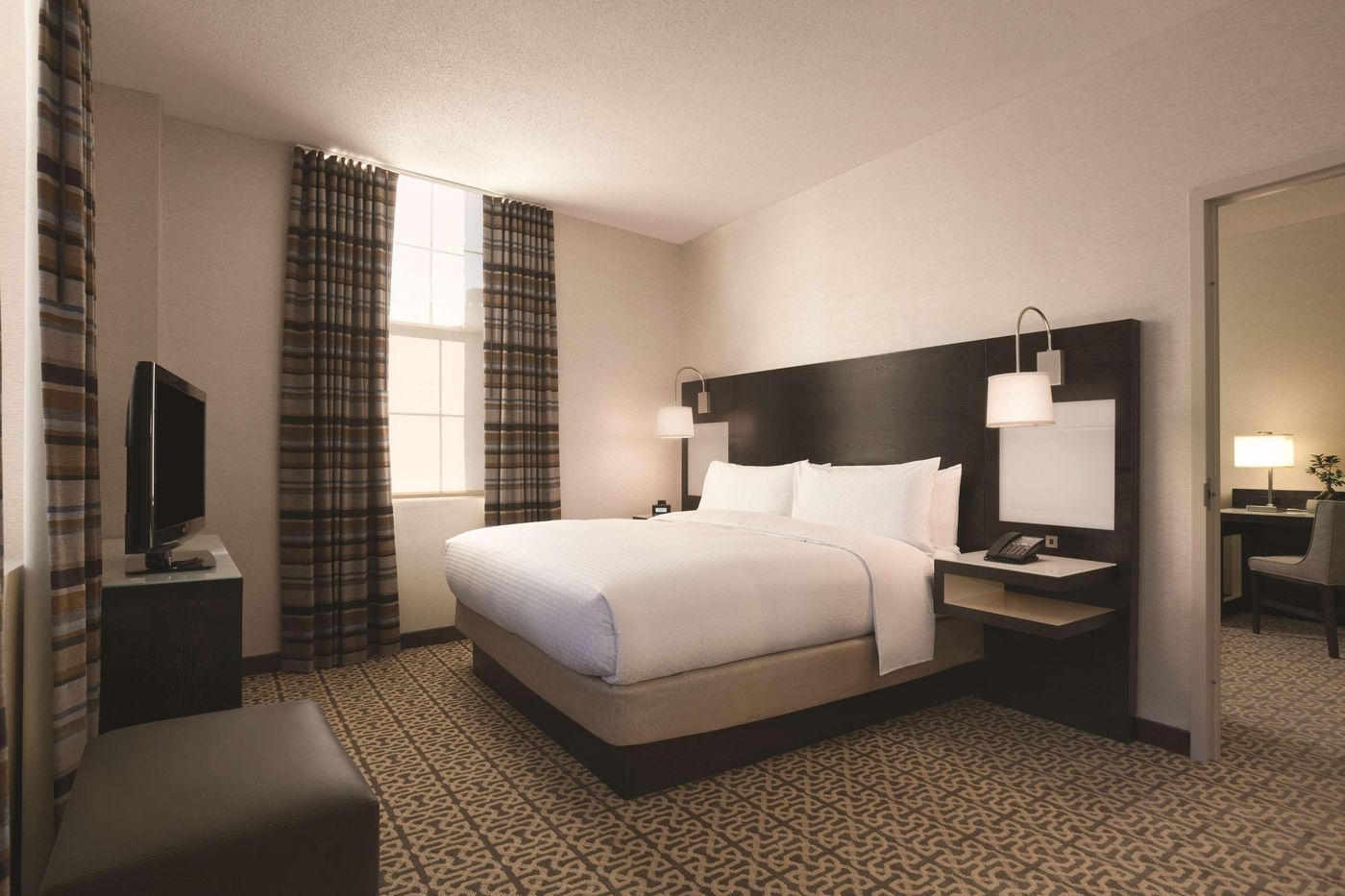 Doubletree-by-Hilton-Boston-Downtown-Room-26