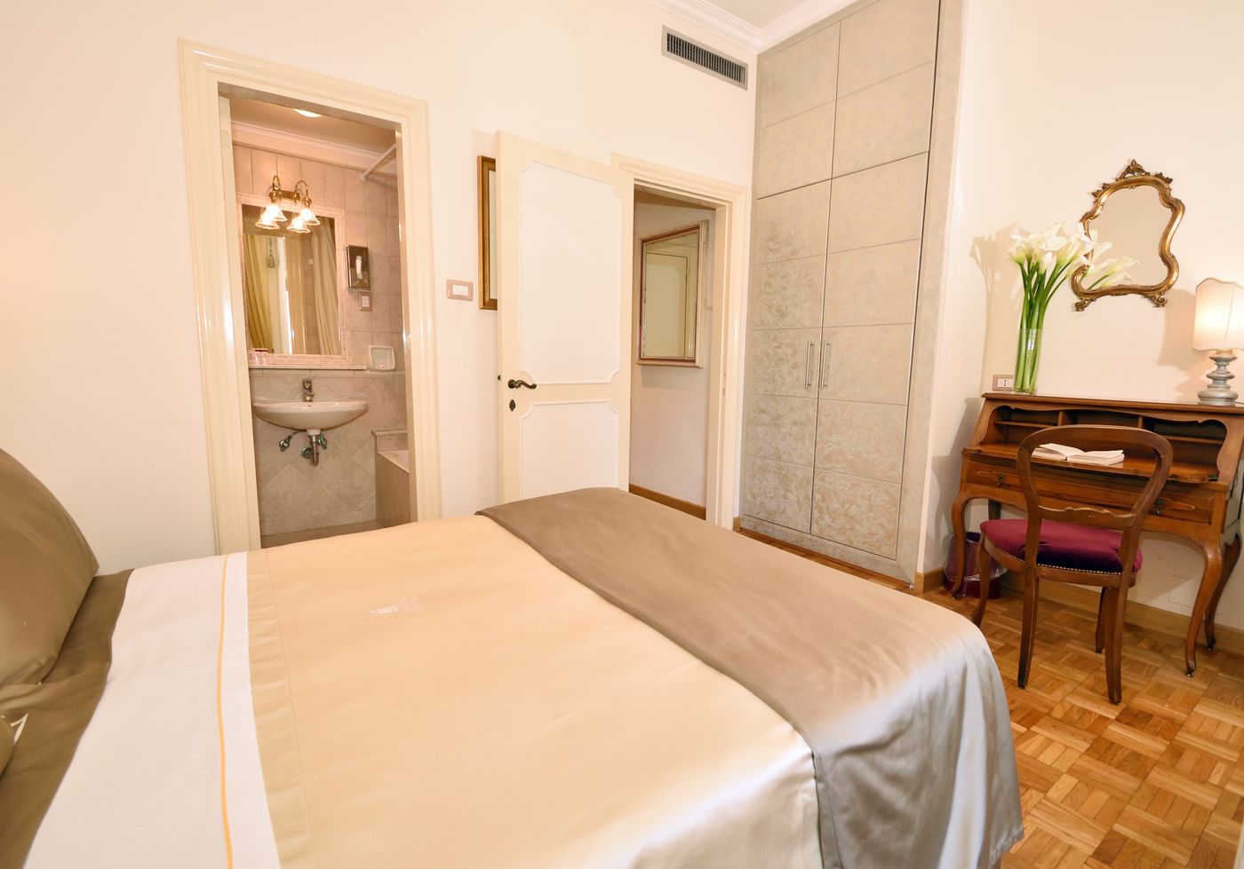 Hotel-Forum-Rome-Room-54