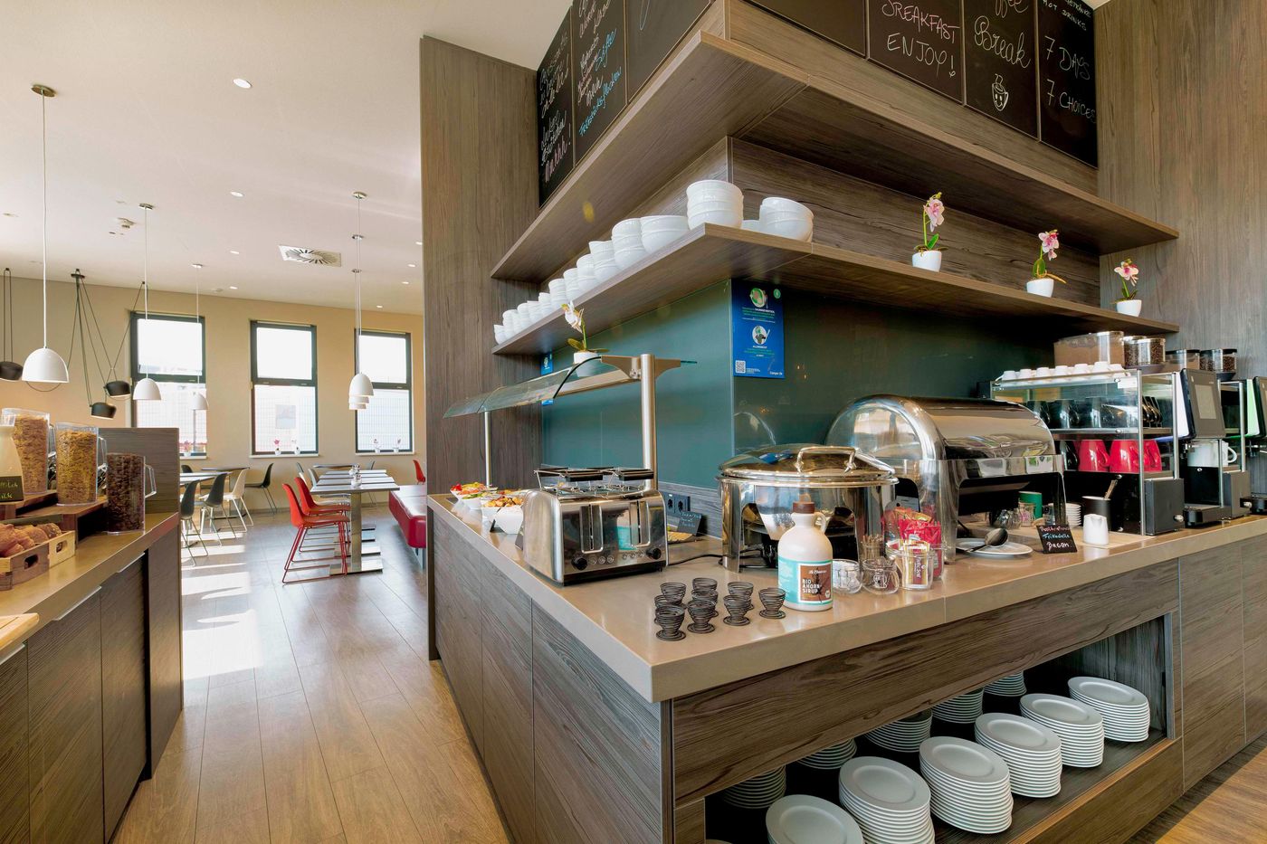 Campanile-Berlin-Brandenburg-Airport-Restaurant-12