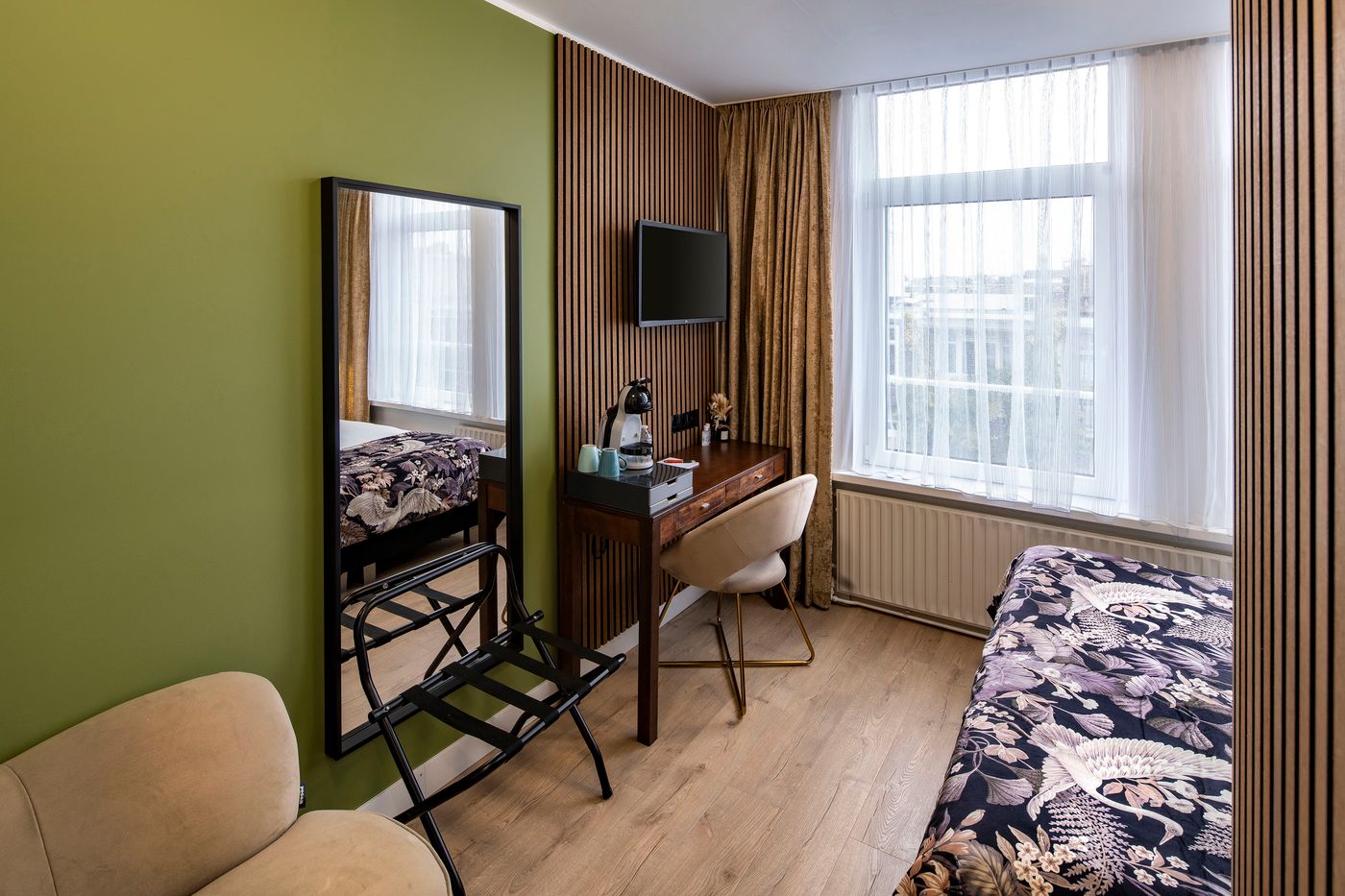 Hotel-Jupiter-Room-35