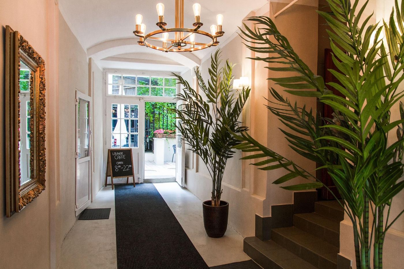 Lounge-Apartments-Lobby-1