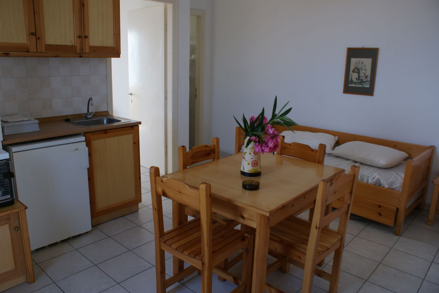 Beach-Front-Salvanos-Room-12