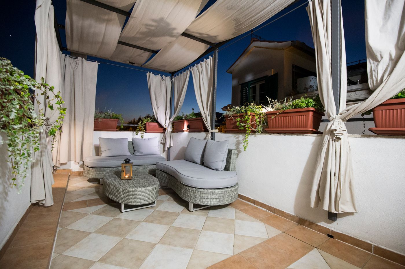 Pasike-Hotel-Terrace-7