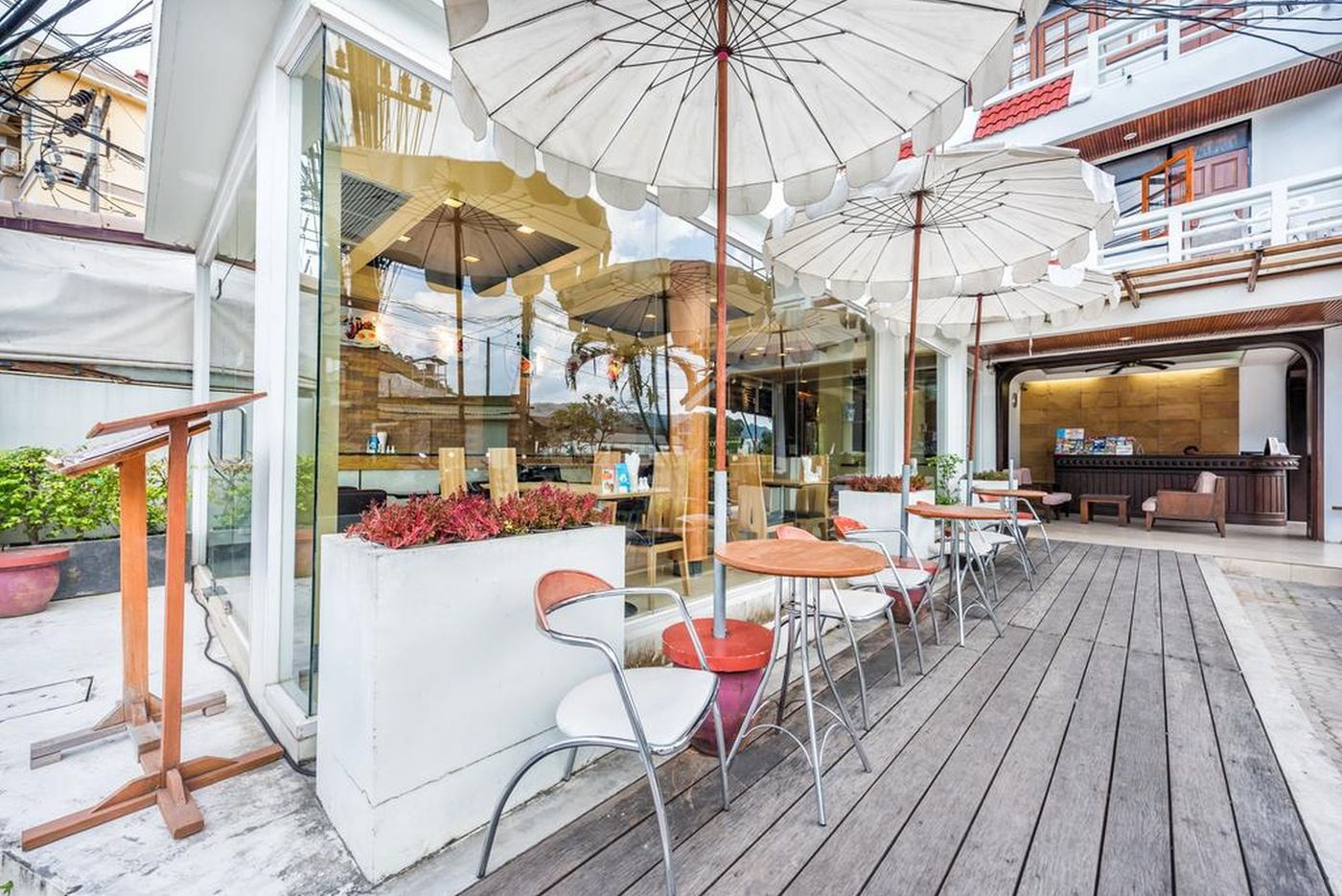 Sunset-Mansion-Bar-4