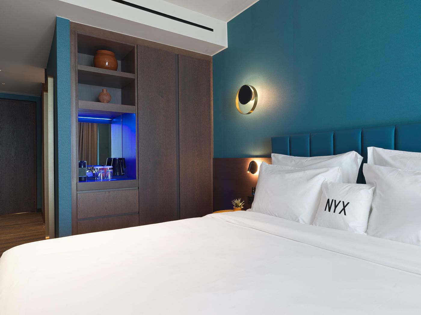 NYX-Esperia-Palace-Athens-by-Leonardo-Hotels-Room-64