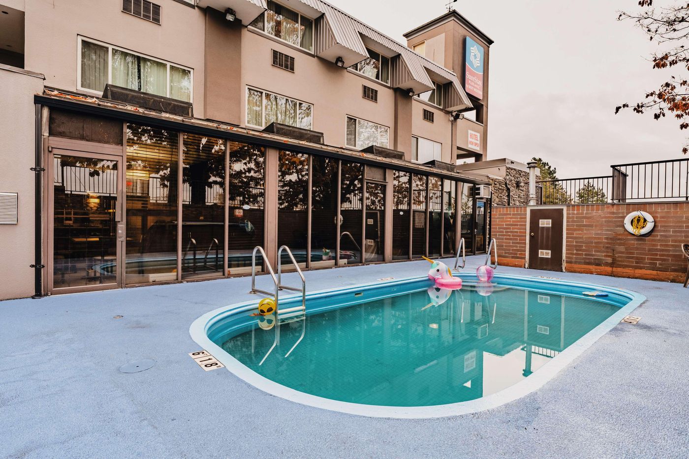 SureStay-Plus-Hotel-by-Best-Western-Coquitlam-Lobby-1