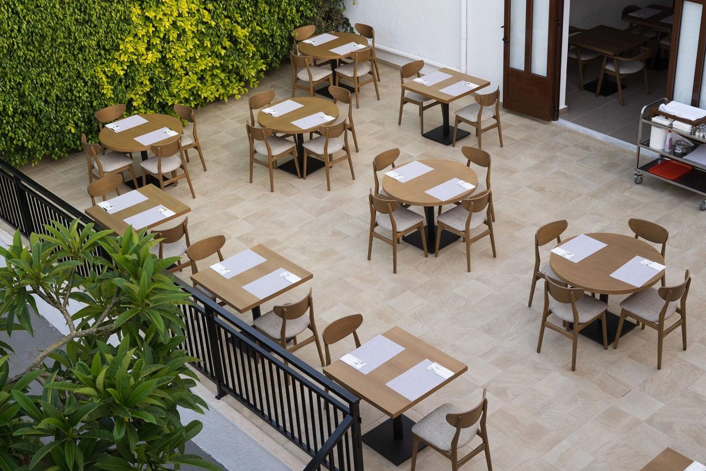 Malia-Holidays-Restaurant-15