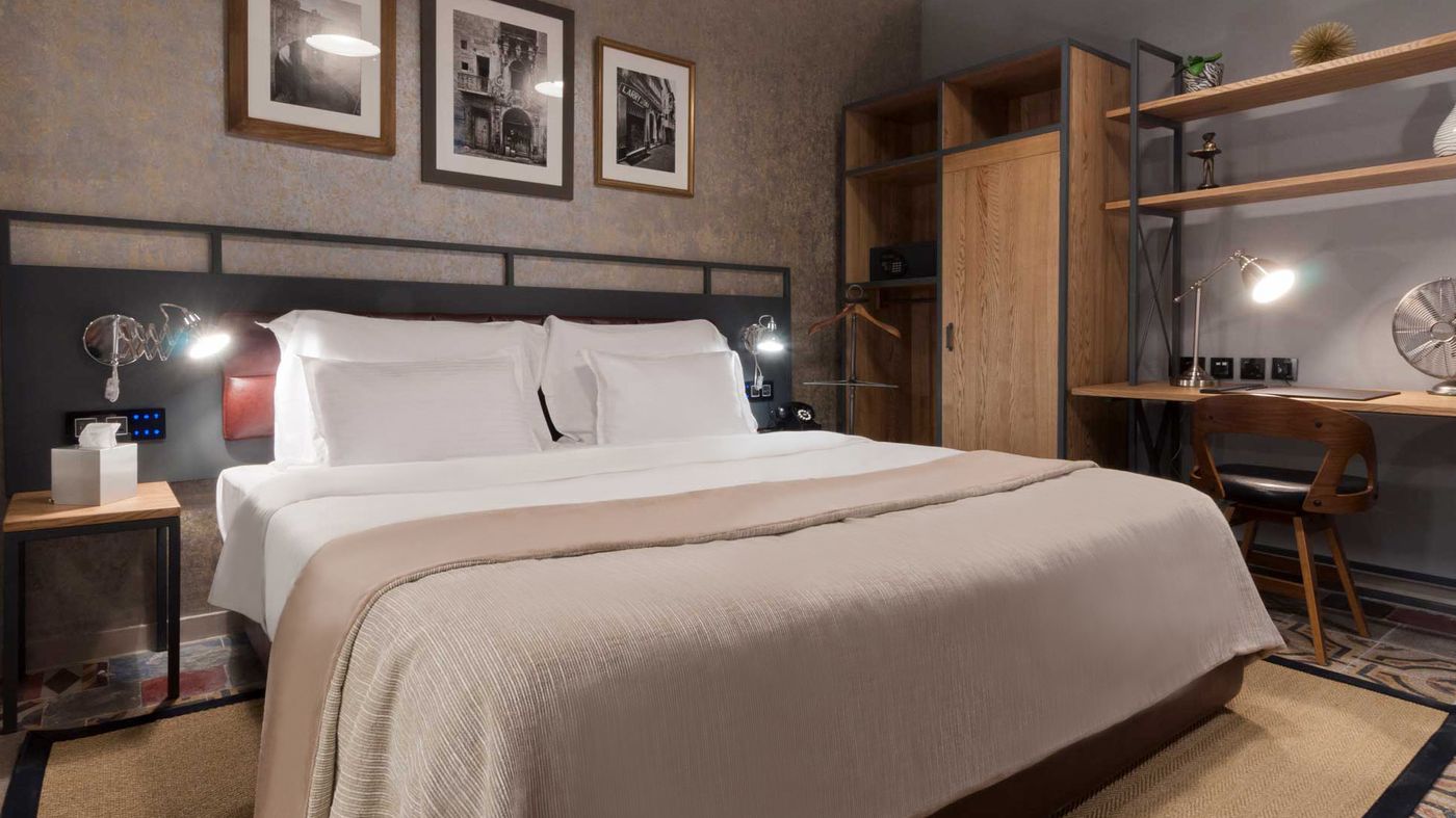 10 AX The Saint John - Comfort Room 2.jpg