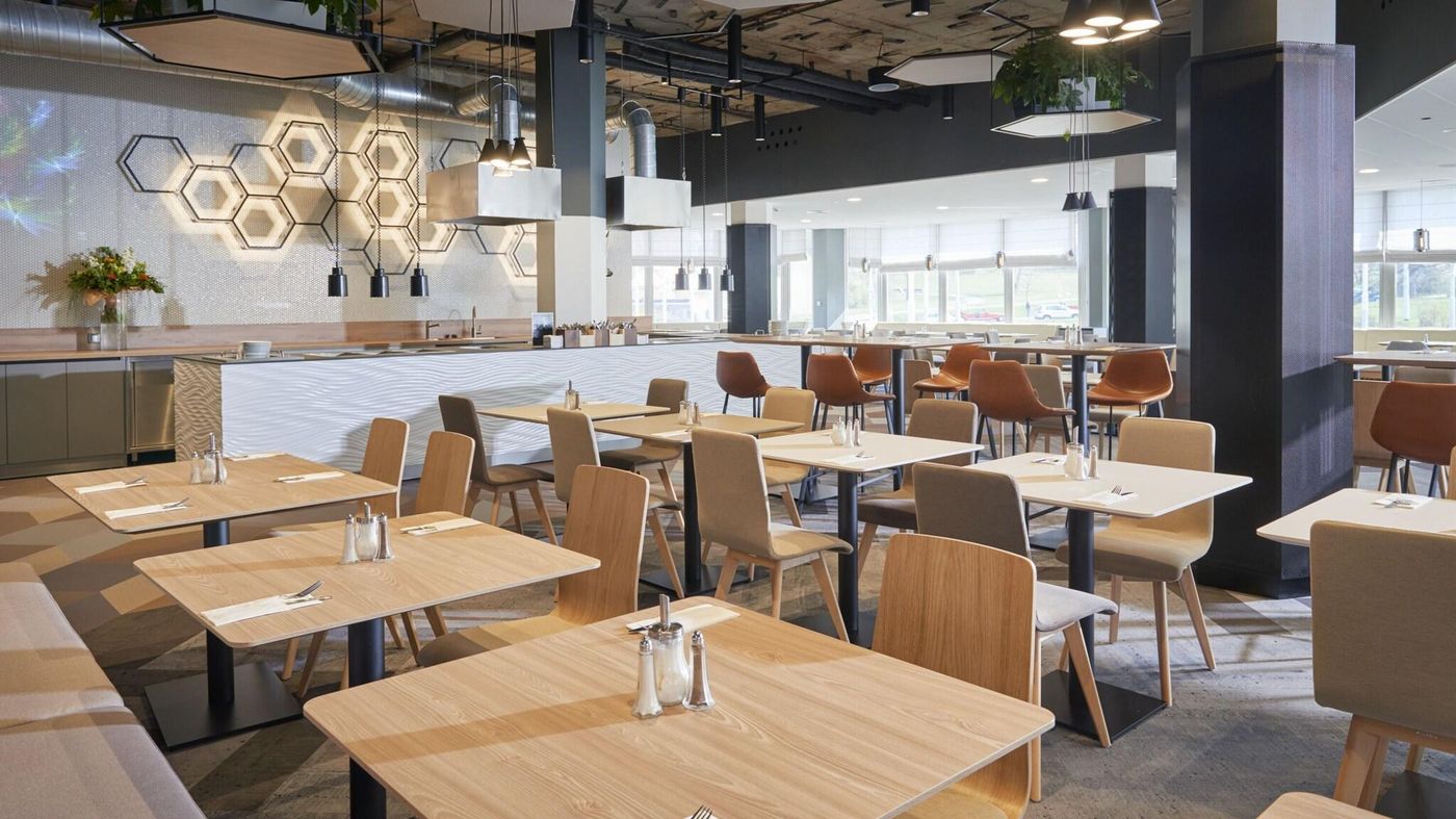 Orea-Hotel-Pyramida-Restaurant-16