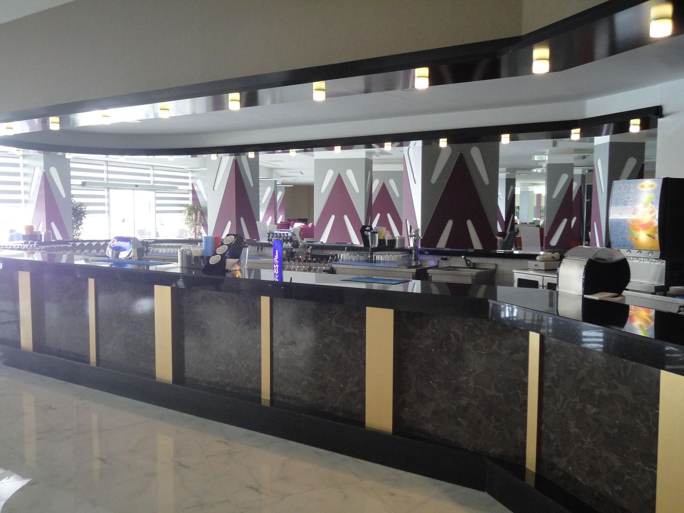 Green-Nature-Diamond-Hotel-Lobby-41