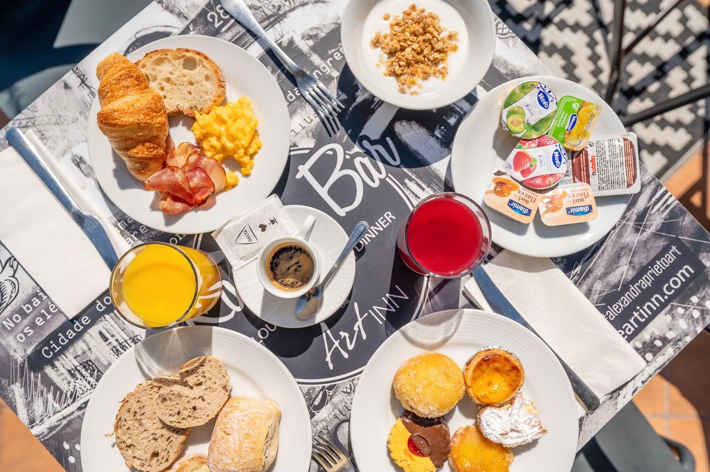 The-Art-Inn-Lisbon-Restaurant-56