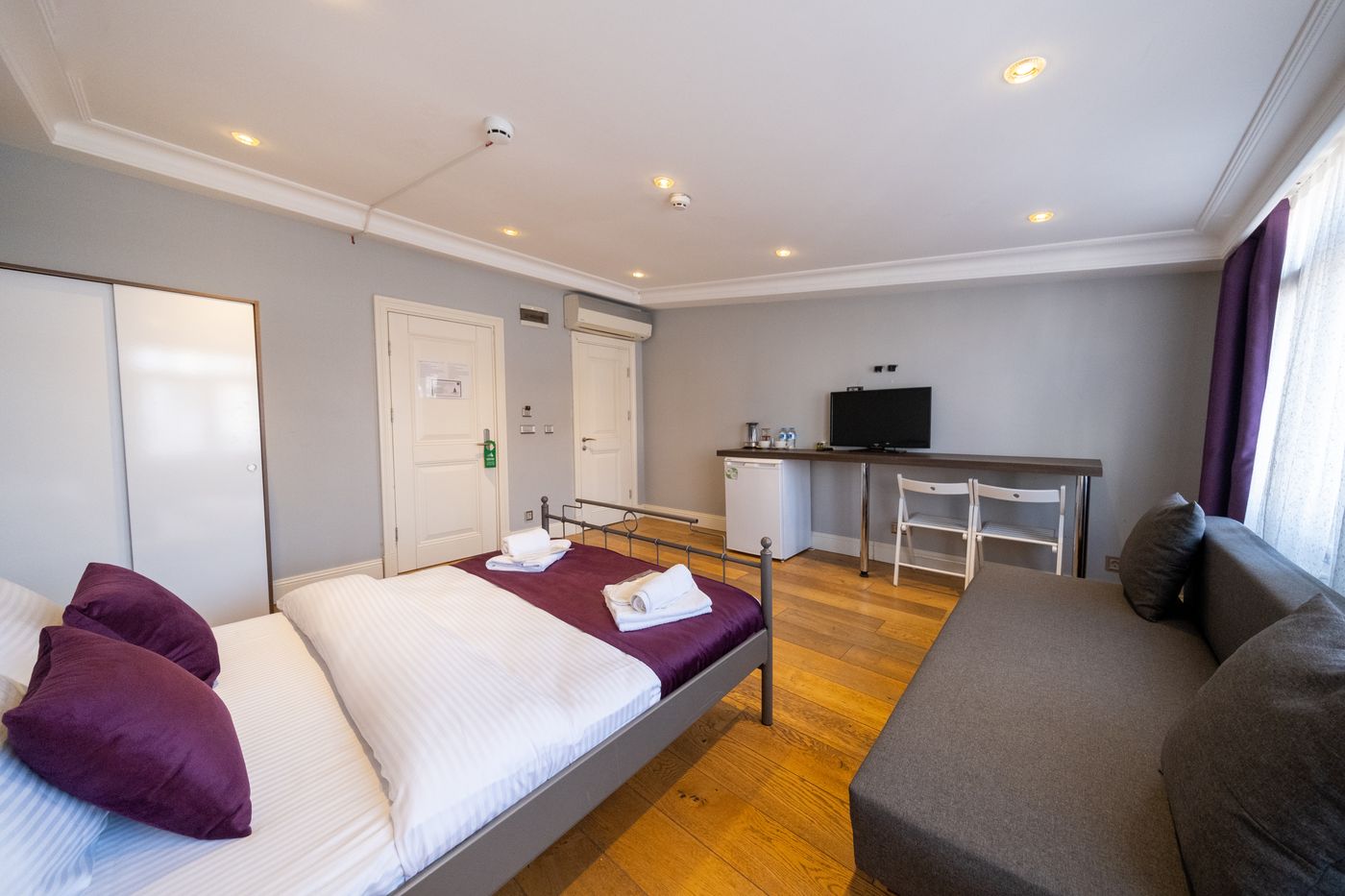 Frame-Galata-Hotel-Room-3